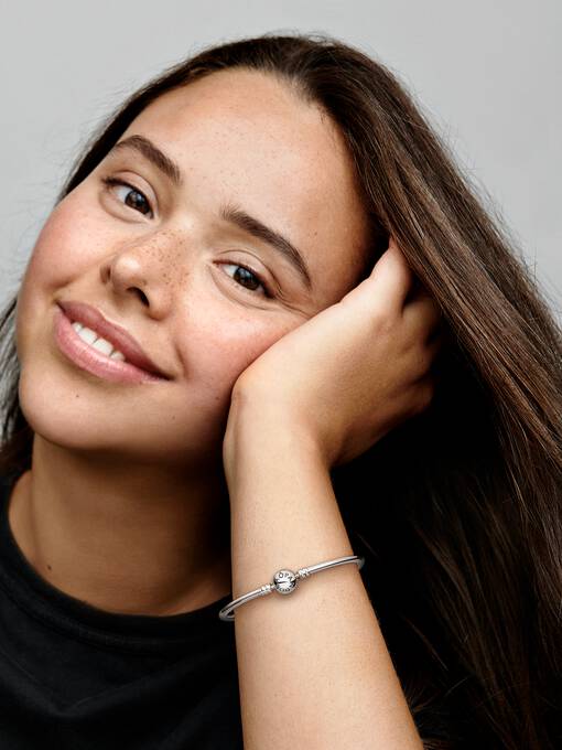 Moments Bangle Sterling silver 590713-19