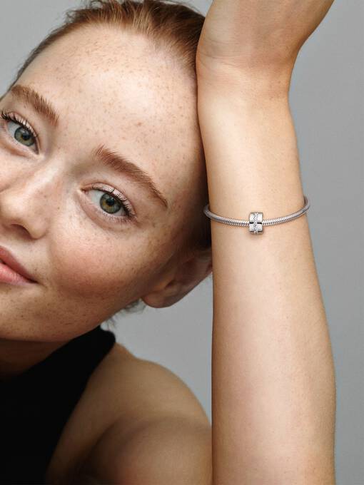 Clear Sparkling Row Clip Charm Sterling silver 791972CZ